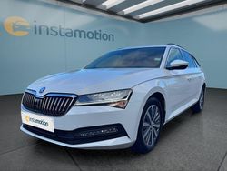 Weiß Gebraucht 2021 Skoda Superb Kombi | 25.699 € (Fairer Preis)
