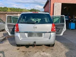 Silber Gebraucht 2009 Opel Zafira Van / Kleinbus | 2.300 € (Guter Preis)