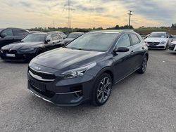 Grau Gebraucht 2022 Kia XCeed SUV | 17.990 €