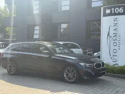 Black sapphire metallic Gebraucht 2022 BMW 318 Sport Line Kombi | 25.900 € (Fairer Preis)