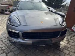 Grau Gebraucht 2016 Porsche Cayenne Platinum Edition SUV | 51.999 €