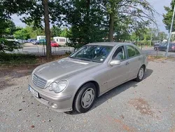 Silber Gebraucht 2004 Mercedes C220 Limousine | 2.990 € (Fairer Preis)