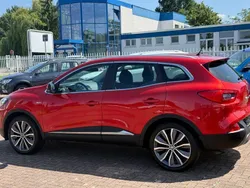 Rot Gebraucht 2016 Renault Kadjar Bose Edition SUV | 11.900 € (Fairer Preis)