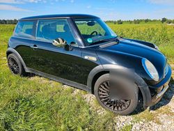 Schwarz Gebraucht 2002 Mini Cooper Kleinwagen | 1.050 €