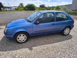Blau Gebraucht 2001 Mazda 121 Kleinwagen | 300 €