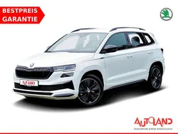 Weiß Gebraucht 2022 Skoda Karoq SportLine SUV | 32.990 € (Teuer)