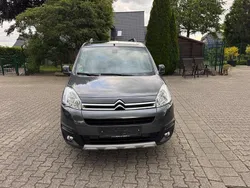 Grau Gebraucht 2016 Citroën Berlingo PureTech Van / Kleinbus | 9.499 € (Fairer Preis)