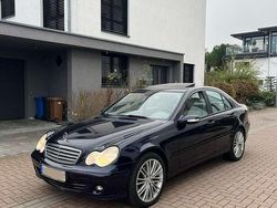 Blau Gebraucht 2007 Mercedes C220 Elegance Limousine | 7.000 € (Fairer Preis)