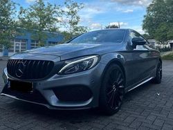 Grau Gebraucht 2018 Mercedes C250 AMG line Coupé | 26.500 €