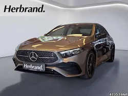 Metalliclack mountaingrau Gebraucht 2025 Mercedes A220 AMG Limousine | 37.250 € (Fairer Preis)