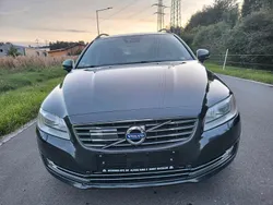 Grau Gebraucht 2015 Volvo V70 Kombi | 6.990 € (Guter Preis)