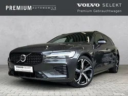 Grau Gebraucht 2022 Volvo V60 Plus Kombi | 37.890 € (Fairer Preis)