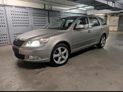 Grau Gebraucht 2012 Skoda Octavia Kombi | 5.995 € (Guter Preis)