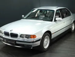 Silber Gebraucht 1999 BMW 750 Limousine | 35.900 €