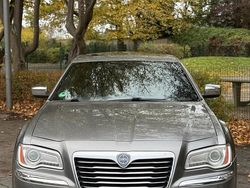 Silber Gebraucht 2011 Lancia Thema Limousine | 9.300 € (Etwas zu teuer)