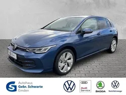 Blau Gebraucht 2025 VW Golf VIII Life Limousine | 31.490 € (Fairer Preis)