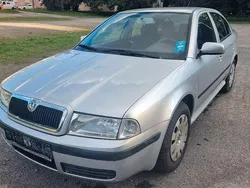 Silber Gebraucht 2004 Skoda Octavia Limousine | 2.500 € (Fairer Preis)