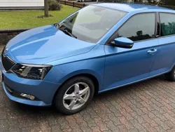 Blau Gebraucht 2016 Skoda Fabia Joy Kleinwagen | 9.800 € (Guter Preis)