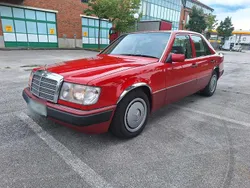 Rot Gebraucht 1992 Mercedes E260 Limousine | 7.900 €