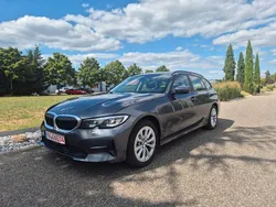 Grau Gebraucht 2020 BMW 330 Advantage Kombi | 19.950 € (Fairer Preis)