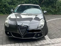 Grau Gebraucht 2012 Alfa Romeo Giulietta Turismo Kleinwagen | 4.400 € (Fairer Preis)