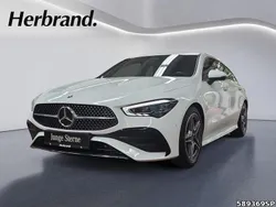 Weiß Gebraucht 2024 Mercedes CLA200 Shooting Brake AMG Kombi | 35.890 € (Etwas zu teuer)