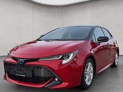 Karminarot metallic, dach schwarz Gebraucht 2019 Toyota Corolla Plus Limousine | 17.990 € (Fairer Preis)