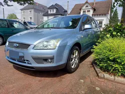 Blau Gebraucht 2005 Ford Focus Ghia Kombi | 1.700 € (Guter Preis)