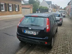 Blau Gebraucht 2006 Ford Fiesta Kleinwagen | 1.900 € (Etwas zu teuer)