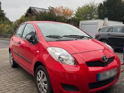 Rot Gebraucht 2009 Toyota Yaris Kleinwagen | 5.490 € (Fairer Preis)