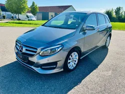 Grau Gebraucht 2018 Mercedes B200 Van / Kleinbus | 14.550 € (Fairer Preis)