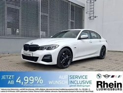 Weiß Gebraucht 2022 BMW 330e M Sport Limousine | 37.090 € (Etwas zu teuer)