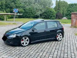 Schwarz Gebraucht 2006 VW Golf V Black Edition Kleinwagen | 6.900 €