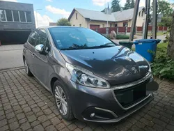 Grau Gebraucht 2018 Peugeot 208 Kleinwagen | 9.999 € (Fairer Preis)