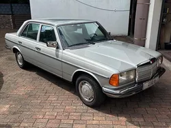 Silber Gebraucht 1978 Mercedes E280 Limousine | 15.800 €