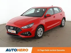 Rot Gebraucht 2021 Hyundai i30 Pure Limousine | 14.210 € (Superpreis)