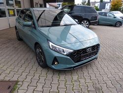 Grün Gebraucht 2023 Hyundai i20 Advanced Limousine | 17.900 € (Fairer Preis)
