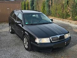 Schwarz Gebraucht 2004 Skoda Octavia Kombi | 1.300 € (Fairer Preis)
