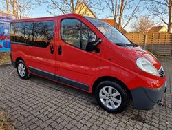 Rot Gebraucht 2008 Opel Vivaro Van / Kleinbus | 7.999 € (Fairer Preis)