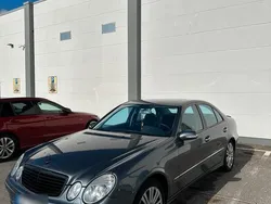 Grau Gebraucht 2005 Mercedes E200 Limousine | 12.500 €
