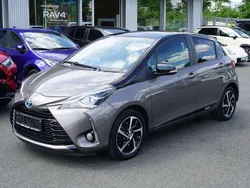 Platinumbronze, dach schwarz (metallic) Gebraucht 2020 Toyota Yaris Hybrid Style Kleinwagen | 14.900 € (Guter Preis)