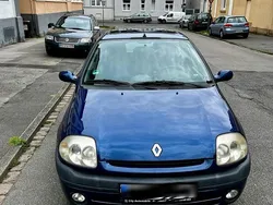 Blau Gebraucht 2001 Renault Clio II Kleinwagen | 1.450 €