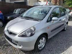 Silbermetallic Gebraucht 2002 Honda Jazz LS Kleinwagen | 3.990 € (Etwas zu teuer)