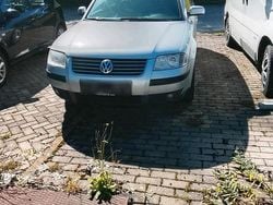 Silber Gebraucht 2002 VW Passat Limousine | 1.800 €