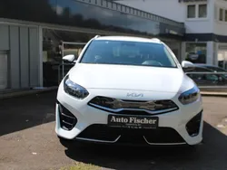 Weiß Gebraucht 2022 Kia Ceed Sportswagon Kombi | 26.490 € (Teuer)