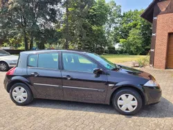 Perlmutt met Gebraucht 2006 Renault Mégane II Avantage Kleinwagen | 3.600 € (Teuer)