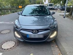 Grau Gebraucht 2012 Hyundai i30 Kombi | 8.000 € (Fairer Preis)