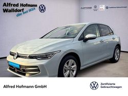 Crystal ice blue metallic Gebraucht 2025 VW Golf VIII Life Limousine | 30.461 € (Etwas zu teuer)