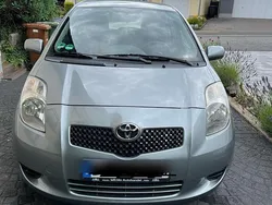 Grau Gebraucht 2008 Toyota Yaris Kleinwagen | 3.500 € (Fairer Preis)