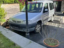 Silber Gebraucht 2002 Citroën Berlingo Van / Kleinbus | 800 € (Fairer Preis)